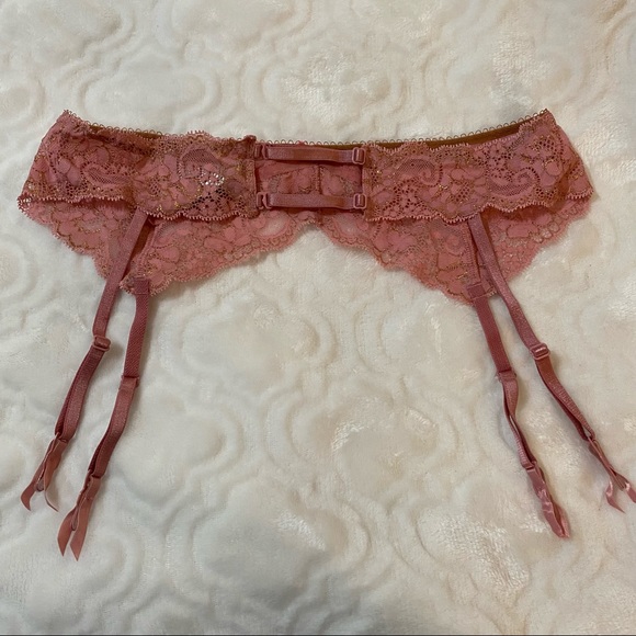 NEW! Victoria’s Secret Dream Angels Garter Belt - XS/S - Lace with Gold Trim - Picture 4 of 7